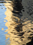 SX01017 Reflections in river Avon near Pulteney bridge, Bath.jpg